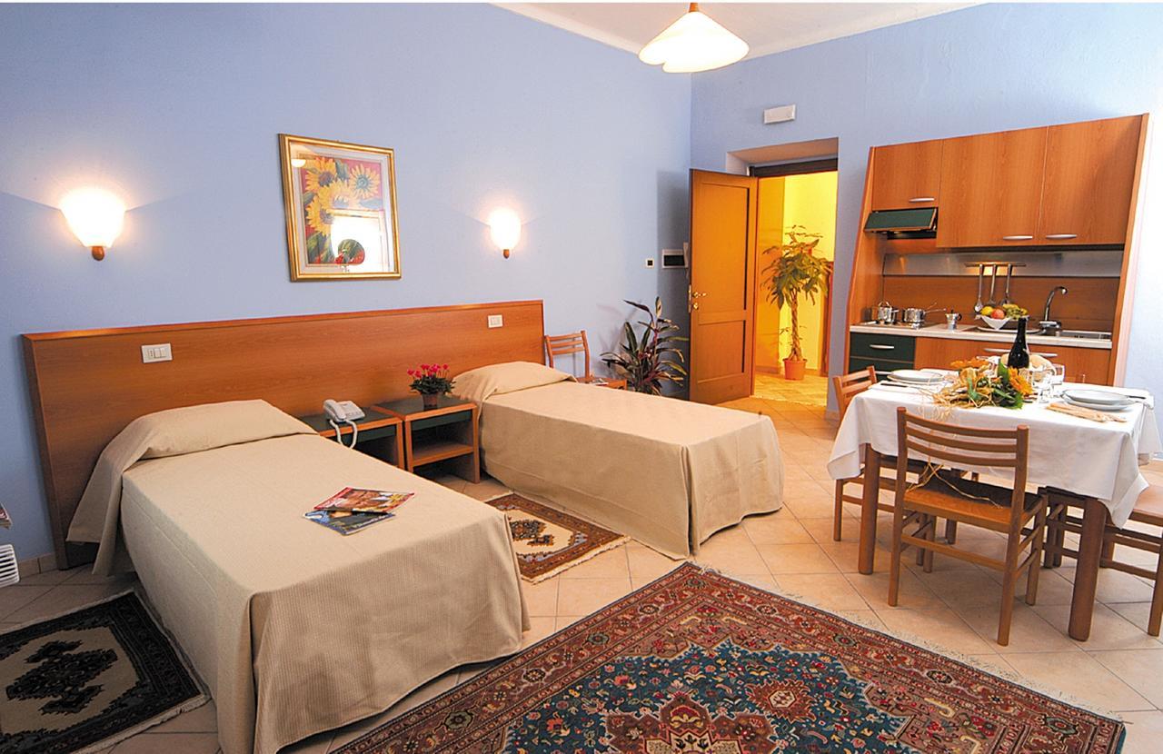 Casa Vacanze Provenzale Torre Pellice Szoba fotó