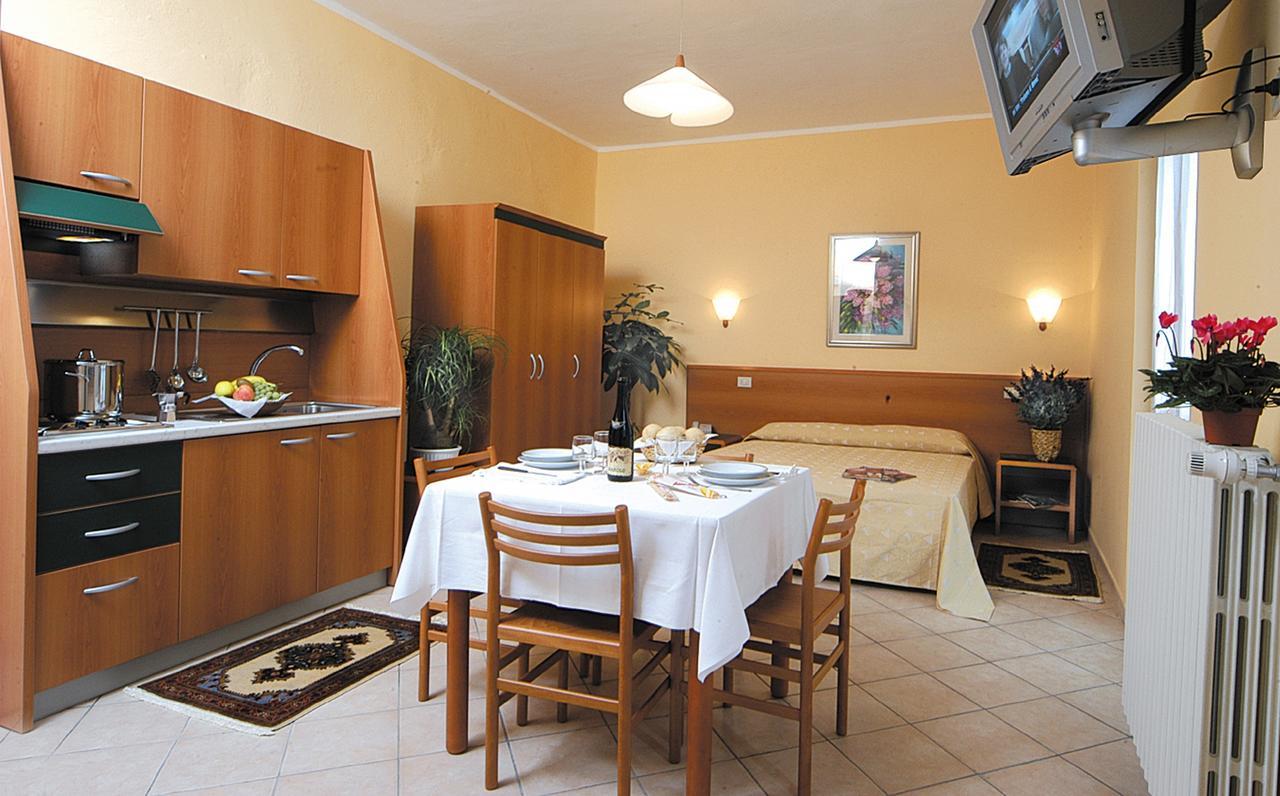 Casa Vacanze Provenzale Torre Pellice Szoba fotó